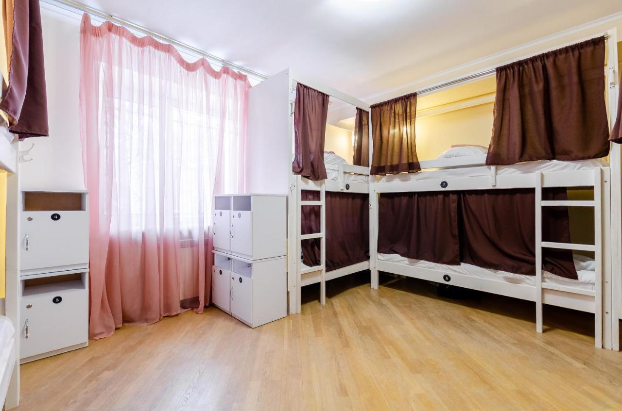 Sun City Hostel 3 Киев Екстериор снимка
